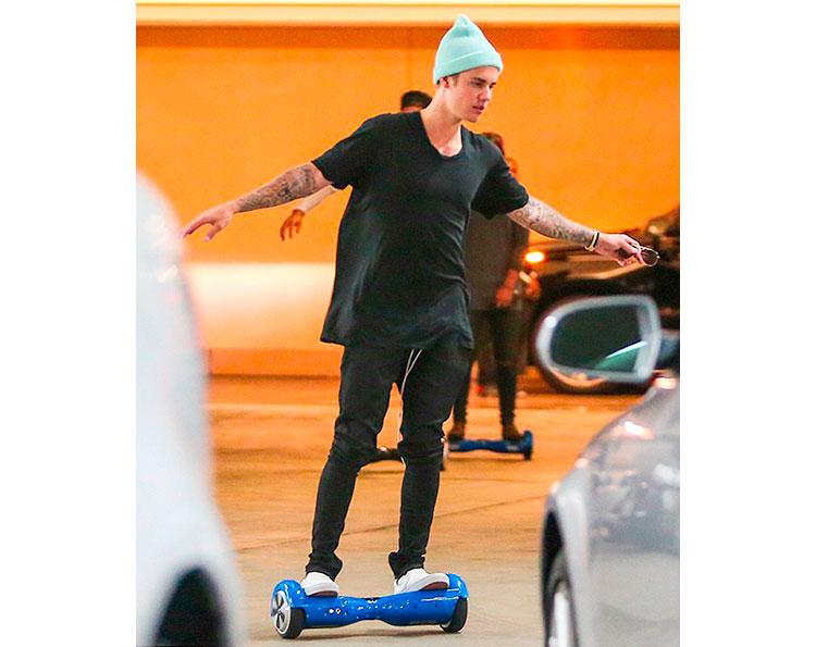 Justin Bieber uses the IO Hawk.